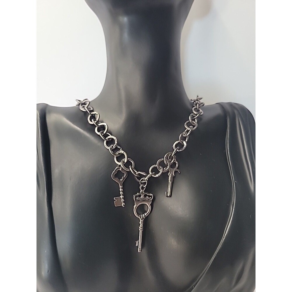 Vintage‎ Silver Tone Key Charm Choker Necklace Multiple Keys Link Chain Jewelry
